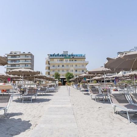 Hotel Byron Морской Милан Экстерьер фото