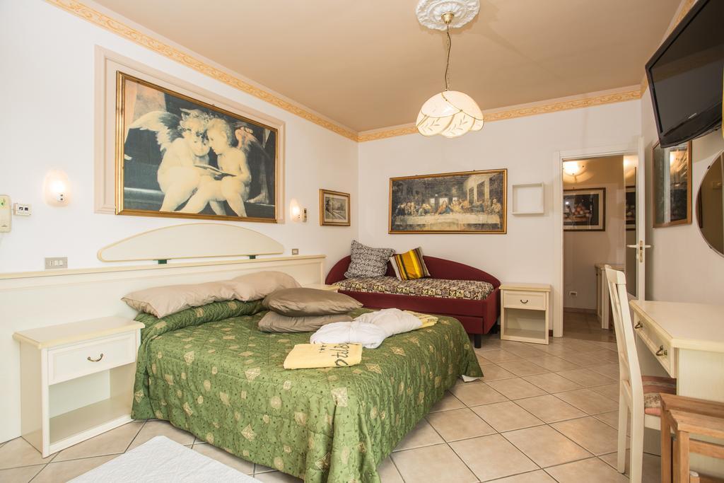 Hotel Byron Морской Милан Экстерьер фото