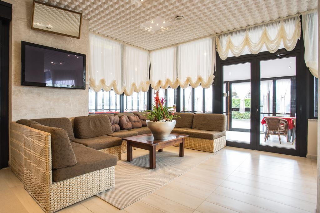 Hotel Byron Морской Милан Экстерьер фото