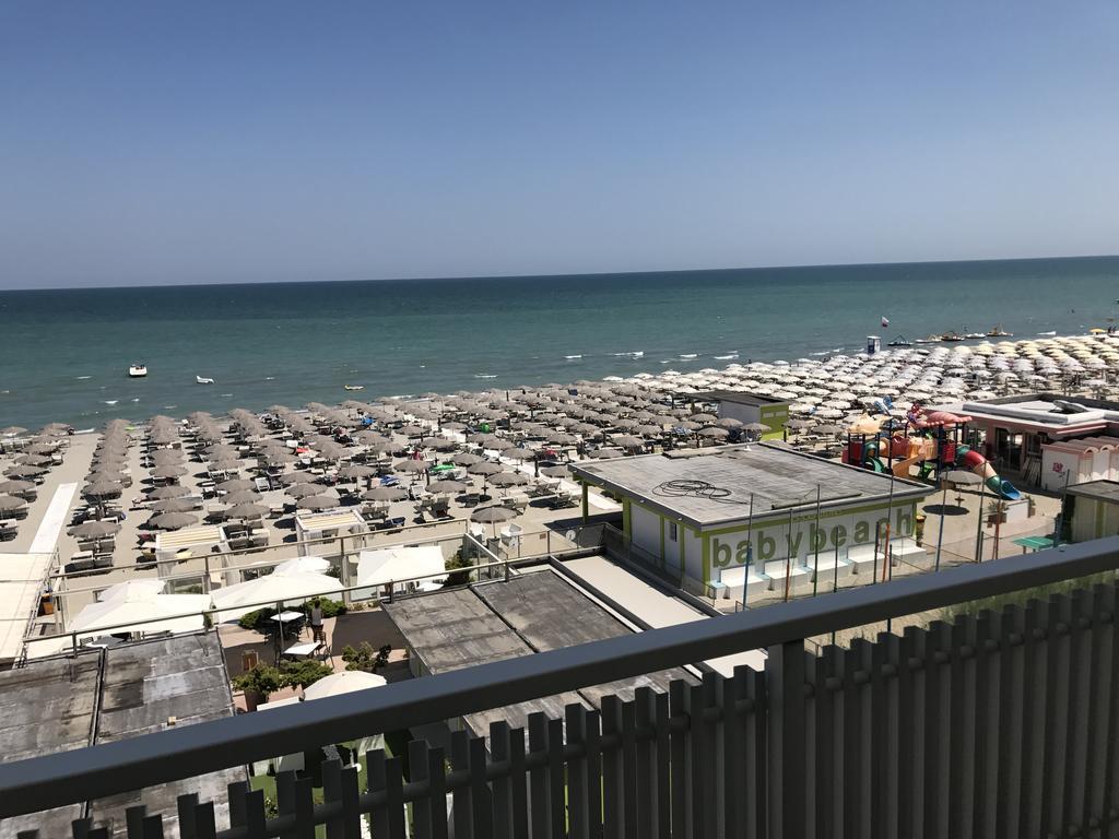 Hotel Byron Морской Милан Экстерьер фото