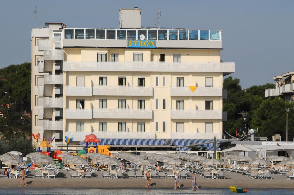 Hotel Byron Морской Милан Экстерьер фото