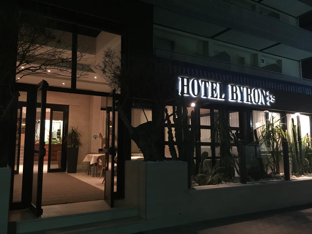 Hotel Byron Морской Милан Экстерьер фото